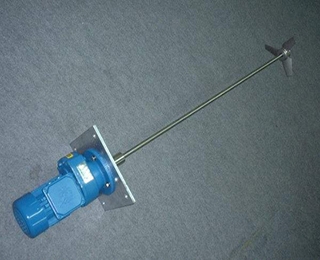 反應攪(jiǎo)拌機1.jpg 反應攪拌機1.jpg