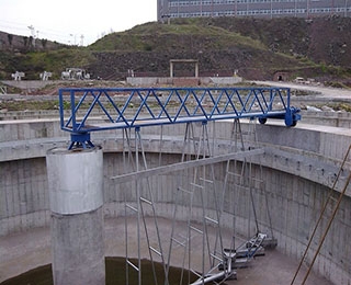 周邊（biān）傳動吸泥機